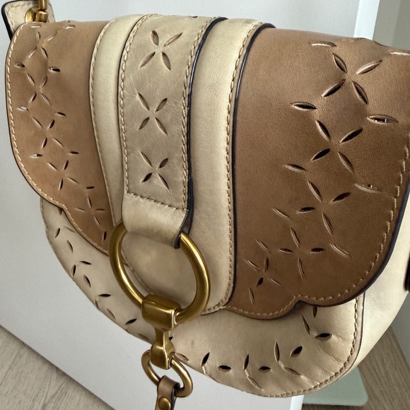 Frye Ilana Taupe Perforated Leather Saddle Crossbody Bag Purse in Cement - Picture 5 of 16